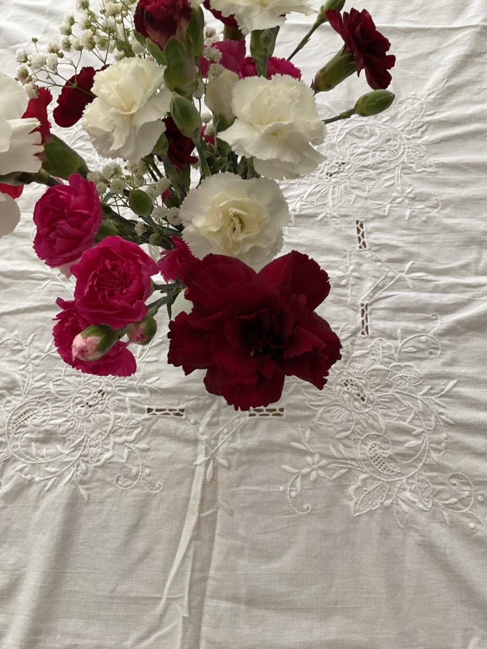 Cotton embroidered table cloth 106*104cm